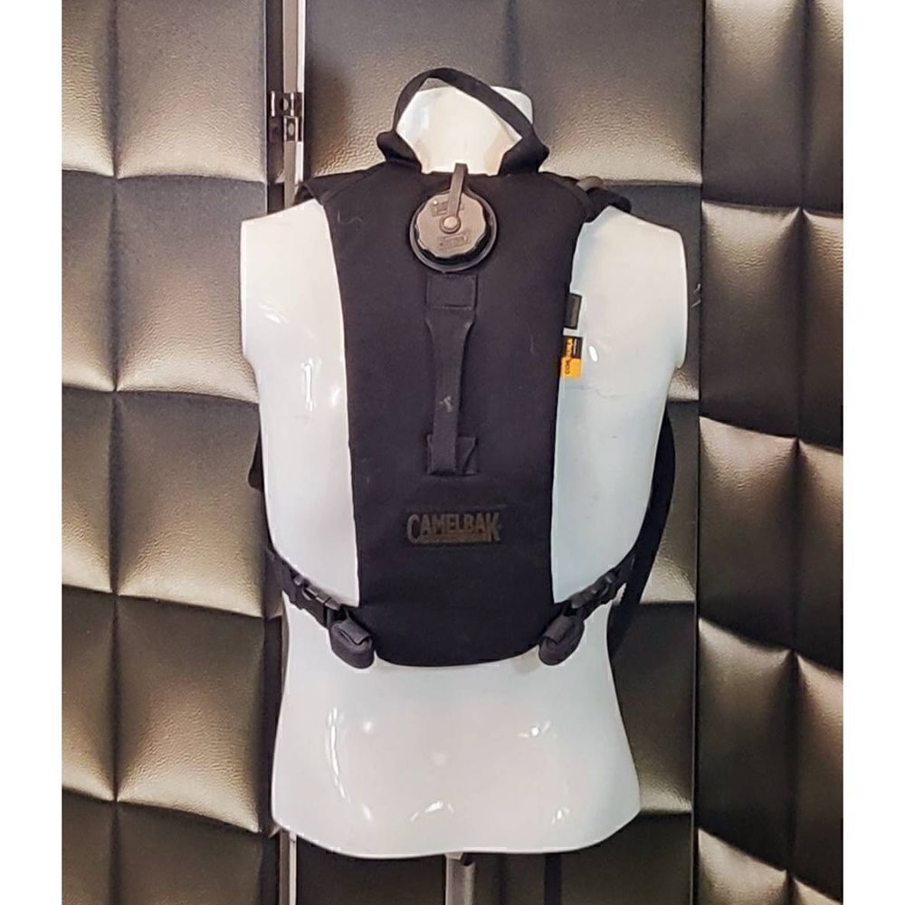 Camelback 2L bladder back pack - Picture 4 of 5